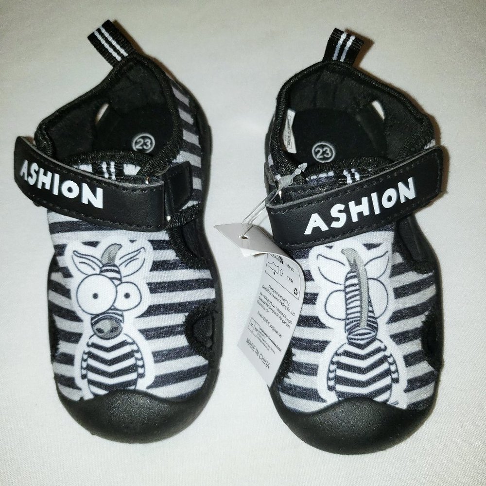 Ashion  Wetike Toddler Water shoes size (23) 6.5 Zebra print Black and White NWT